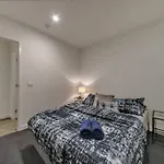 2Br Suites On Bourke, Perfect Location, Views