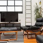 Staycentral - Fitzroy Converted Warehouse Penthouse
