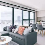 Docklands 2Br Apartment With Parking