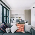 Docklands 2Br Apartment With Parking