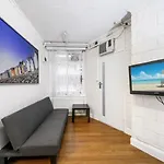 Shelleystayz Flinders St