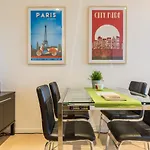 Modern 1 Bedroom In Tranquil Parklands