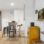 Inner City Convenience In The Heart Of Melbourne