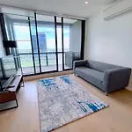Brilliant Waterview 3B Apartment Secured Parking
