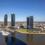 Kozyguru Docklands High Level Waterview 1Bed Pool Vdo883-2009