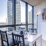 Kozyguru Docklands High Level Waterview 1Bed Pool Vdo883-2009