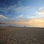 Stylish Private Studio, Close To Beach, Wifi, Parking