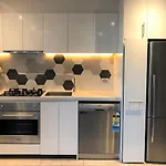 La Sky Boutique Apartment - Pool, Spa & Sauna