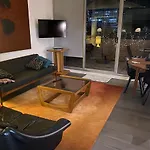 Spacious Split-Level City 3-Bed Apartment