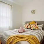 Cheerful 2 Bedroom Residential Home