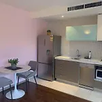 Light-Filled Apartment In A Dream Location 150M Away From University Of Melbourne
