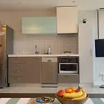 Light-Filled Apartment In A Dream Location 150M Away From University Of Melbourne