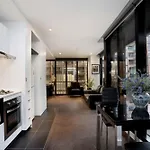 Aura On Flinders Serviced Apartments