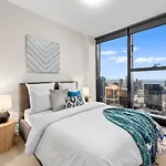 Wow Apartment On Collins