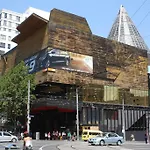A Stylish & Cozy 2Br Apt Near Melbourne Central