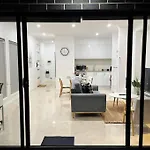 Brand New Modern 2 Bedroom Guesthouse At Airport!