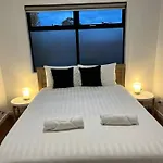 Brand New Modern 2 Bedroom Guesthouse At Airport!