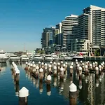 Kozyguru Melbourne City Eq Tower 1 Bedroom Apt With City Skyline View- Vme127