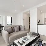 Modern 2 Beds Apartment With Amazing City View