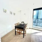 1 Bedroom Modern Apartment Near Crown And Cbd
