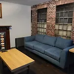 Homely 1 Bedroom Retreat In South Yarra With Balcony