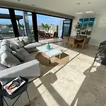 Luxurious Penthouse Oasis With Spa