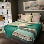 Modern Luxurious With Private Parking On Premises And Fast Internet