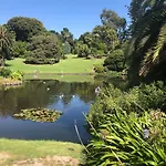 South Melbourne 2 Bedroom Apartment