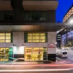Brady Apartment Hotel Flinders Street