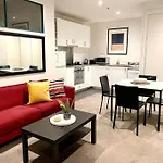 Astral Apartments - Perfectly Located 2 Bedroom Apartment In St Kilda