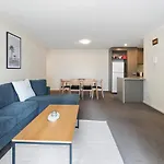 Gorgeous 3-Bed Apartment Near Flagstaff Gardens