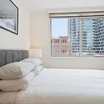 Gorgeous 3-Bed Apartment Near Flagstaff Gardens