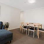 Gorgeous 3-Bed Apartment Near Flagstaff Gardens