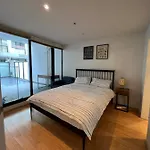 Beachside Sunshine Lifestyle-Great Price-Entire Aprt At Port Melbourne