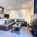Central Cbd One Bedroom Modern Apt Near Chinatown