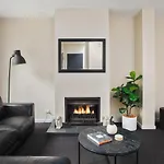 Boutique Stays - Roxys Place