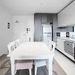 Lovely 1Br Apt Close To Southern Cross