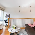 Design/Bright/Cosy Townhouse Between Airport &City
