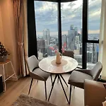 Panoramic Views Two Bedrooms Apartment In Melbourne Cbd