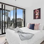 A Stylish 2Br Apt With Harbour Views Free Parking