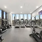2B2B Apartment In Collin Street Melbourne