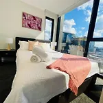 Comfy Unit In Front Of Crown W/ Free Parking