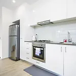 Intimate Apartment In Melbourne Cbd