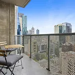Intimate Apartment In Melbourne Cbd