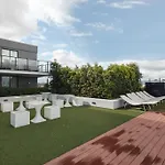 Stylish Apt W/ Stunning Rooftop Views & Hot Tub