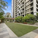 Beautiful Unit W/ Pool, Gym, Sauna& Free Carpark
