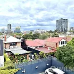 Prahran Chic & Cozy Retreat