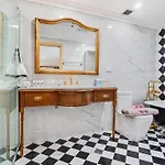 3 Beds Apartment *Free Carpark