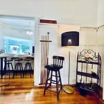 Charming King Beds Period Villa With Amazing Rumpus And Outdoor Chimnea In Inner East City