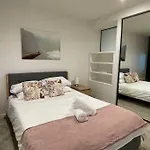 Lovely 1-Bedroom Holiday Apt In Cbd#1001